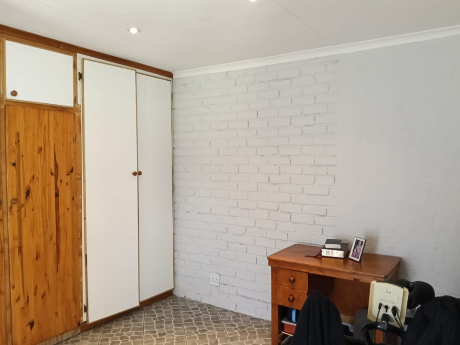 3 Bedroom Property for Sale in Wavecrest Eastern Cape